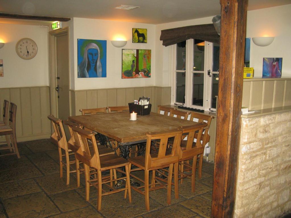 The Chequers Inn Cassington Экстерьер фото